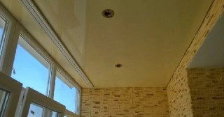 Натяжной потолок на балкон Рославль, цена 6146 руб.